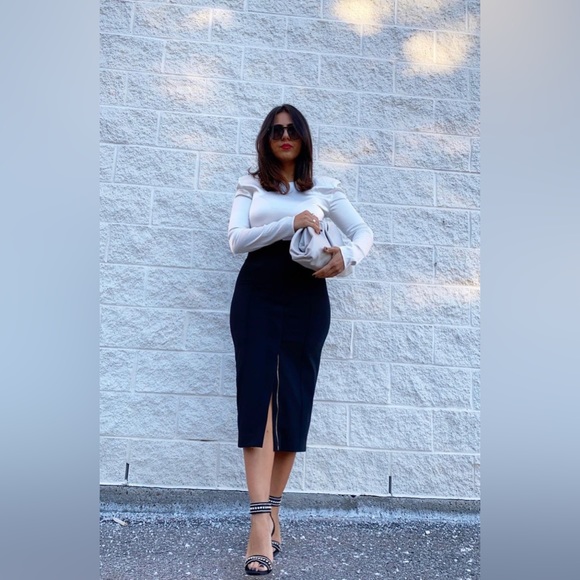 🛍️NEW SARA SATIN EFFECT CROP TOP IN PEARL GREY - Picture 1 of 4